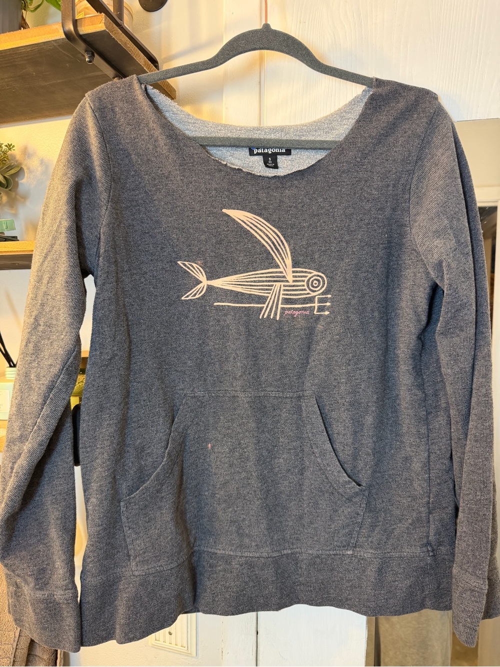 Patagonia Women's Heather Charcoal Scoop-Neck Pullover with Pale Pink Graphic